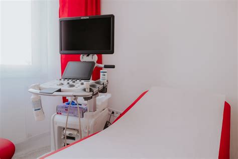 schematické znázornenie postupnosti hormonálnych a ultrazvukových vyšetrení pri diagnostike ovulácie