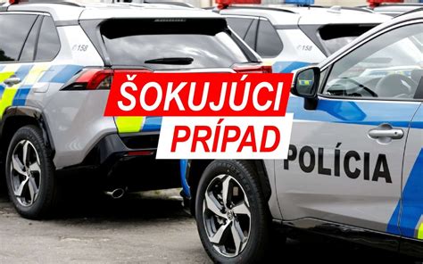 Ilustračné foto: mlade dievča spievajúce do mikrofónu