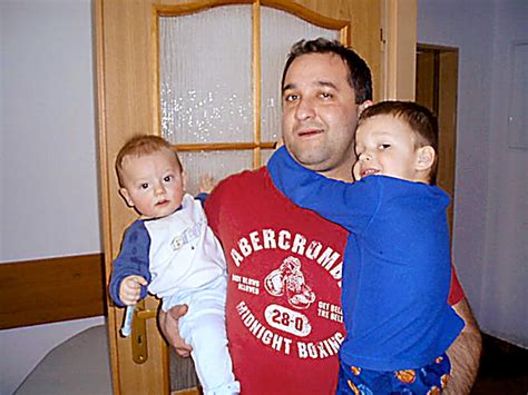 Fotografia Lenky Šóošovej s jej dvoma synmi.