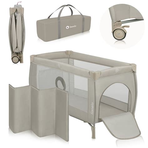 Cestovná postieľka Lionelo Stefi v rozloženom stave s otvoreným bočným vchodom