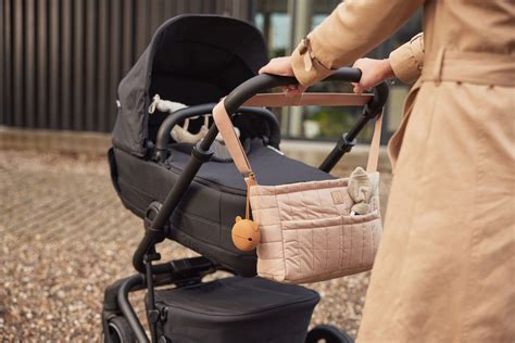 Ilustračné foto rôznych retiazok na kočík