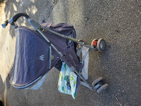 Fotografia rodiny s kočíkom Maclaren Techno XT na výlete