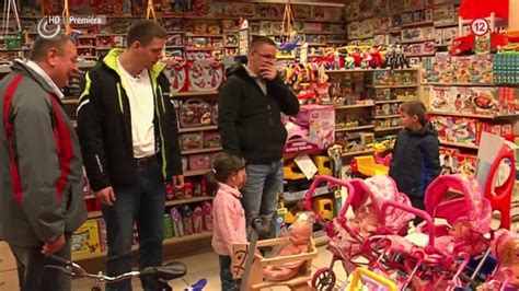 Ilustrácia dieťaťa v obchode