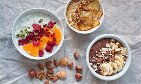 Misky s orechmi a zeleninou, symbolizujúce stravu pre počatie dievčatka