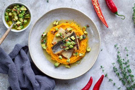 miska s jemným mrkvovým pyré