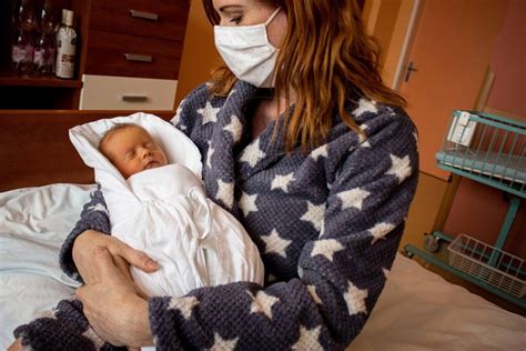 Ilustračná fotografia tehotnej ženy s bábätkom