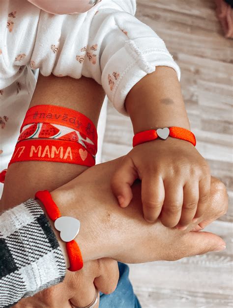 Set náramkov pre mamu a dieťa so strieborným srdiečkom