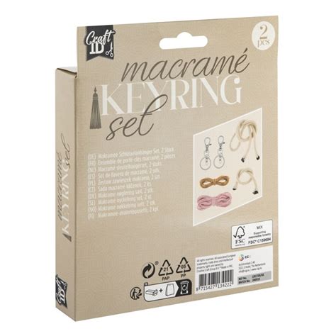 Kolekcia rôznych príveskov a písmen na personalizáciu mašličiek