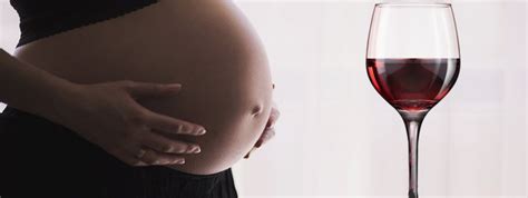 Obrázok znázorňujúci zakázané potraviny v tehotenstve (napr. surové mäso, alkohol)