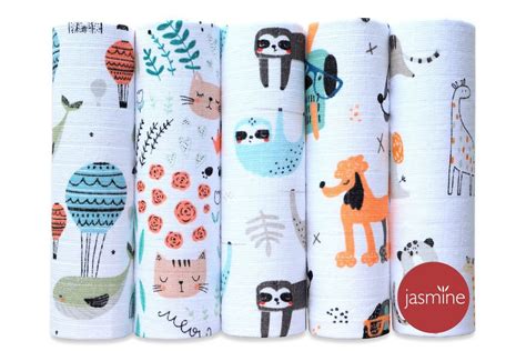 Ilustrácia rôznych typov plienok: jednorazové, bavlnené látkové, bambusové.