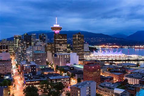 Ilustrace budovy univerzity ve Vancouveru