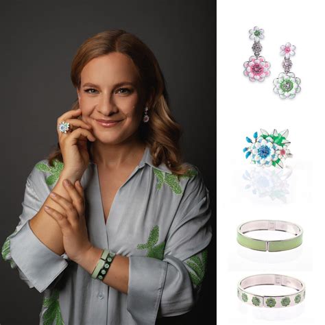 Fotografia Petry Toth v jej ateliéri, obklopenej šperkami a nástrojmi