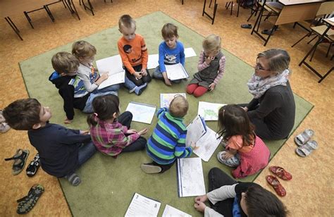 ilustračné foto detí v jasliach