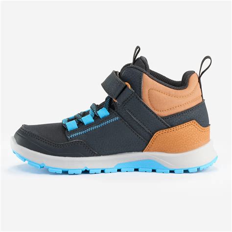 Detail prebaľovacej podložky pripevnenej suchým zipsom k pultu