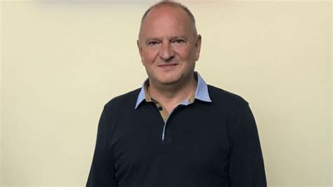 Alex Štefuca počas moderovania v rádiu