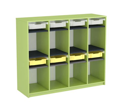 Školská skrinka s označenými osobnými vecami dieťaťa