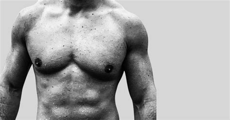 vizualizácia muža s nadmernou kožou po schudnutí