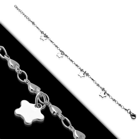 Ukážka rôznych typov detských retiazok (striebro, zlato, chirurgická oceľ)