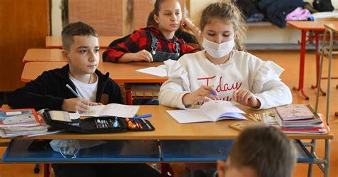 Ilustračné foto diskusie rodičov so školou