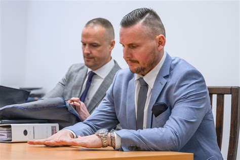 Ilustrácia právnika pri konzultácii