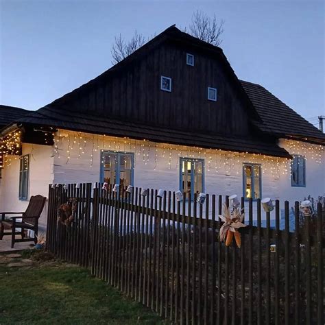 fotografia vianočnej výzdoby nového domu rodiny Skrúcaných