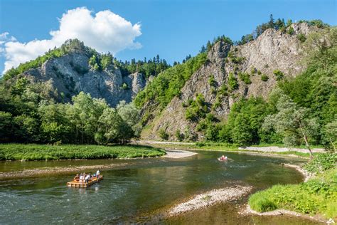 Splav Dunajca na pltiach v Pieninách