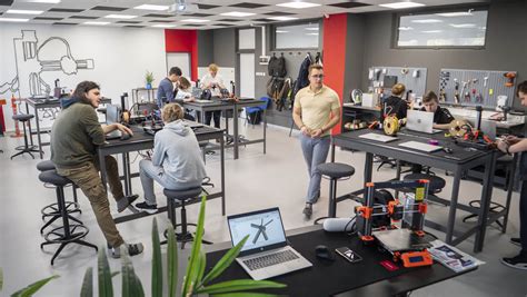 Infografika zobrazujúca odporúčané rozlíšenie fotografií pre rôzne veľkosti tlače