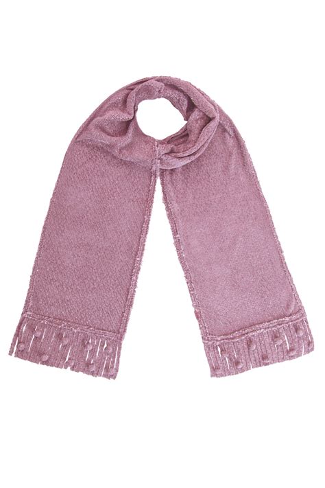 Detailne zobrazenie dierkového vzoru na pletenine