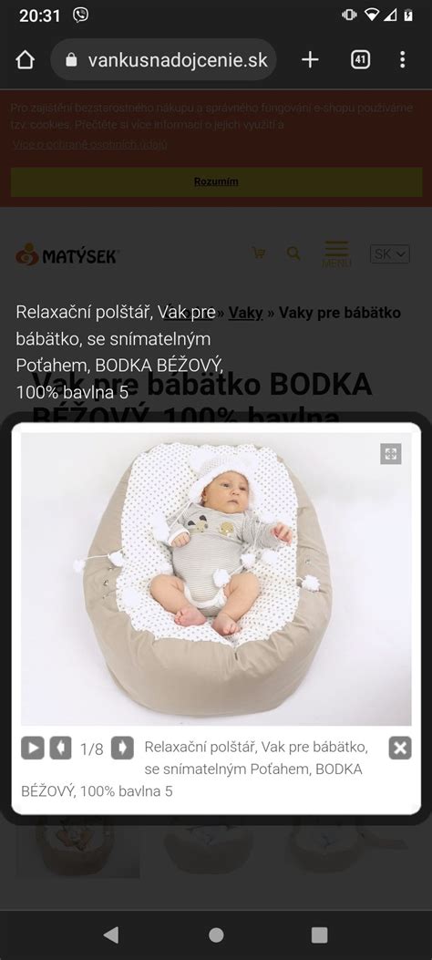 fotografia bábätka v pohodlnom overale na spanie