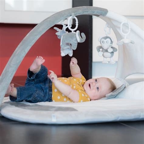 Stimulačná deka s hrazdičkou a hračkami pre bábätká