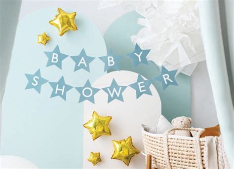 DIY dekorácie na Baby Shower - girlanda a lakované detské vecičky