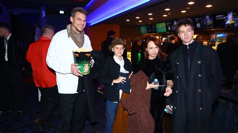 Tatiana Dyková a Vojtěch Dyk s rodinou