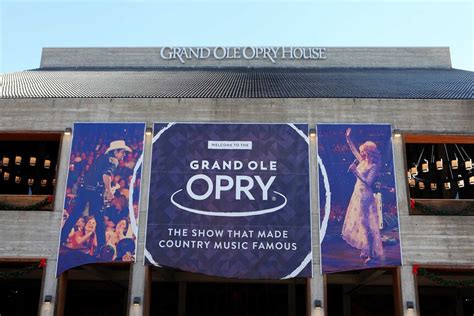 archívna fotografia scény Grand Ole Opry