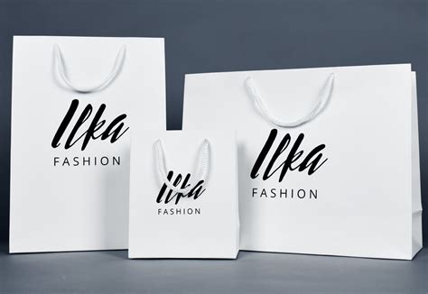 Ilustrácia firemných uniform s logom spoločnosti