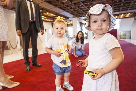 Deti poslancov v priestoroch parlamentu počas akcie „Vezmite dieťa do práce“