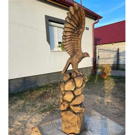 drevené sochy hudobníkov