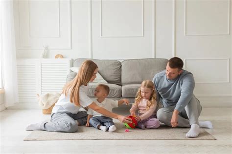 Ilustračná schéma zobrazujúca rôzne formy starostlivosti o dieťa po rozvode.