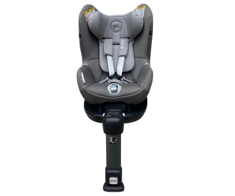 Infografika s rozmermi a hmotnosťou autosedačky Cybex Sirona M2 i-Size.