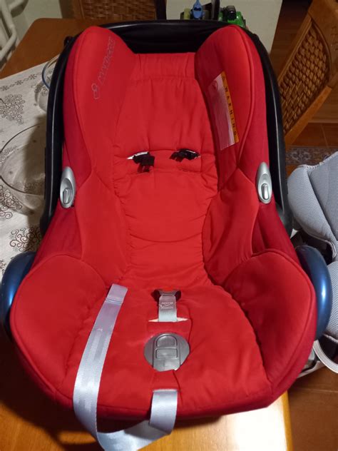 Ilustrácia letného poťahu na autosedačke Cybex v teplom počasí