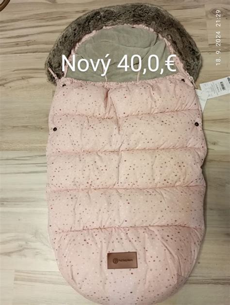 Ilustračná fotografia rôznych typov detských zimných fusakov