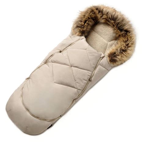 Ilustračná fotografia zimného fusaku s jemnou merino vlnou