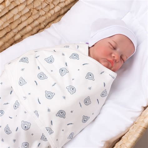 Ilustrácia rôznych typov zavinovačiek pre novorodencov.