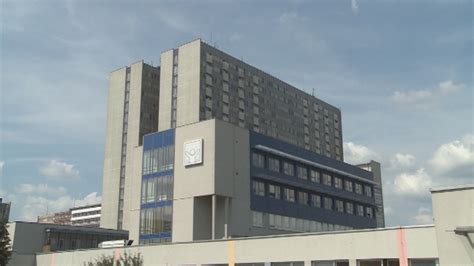 Dominantná budova Univerzitnej nemocnice Louisa Pasteura v Košiciach