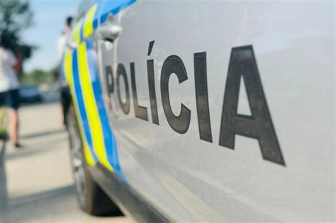 Ilustračné foto šťastnej rodiny s novorodencom