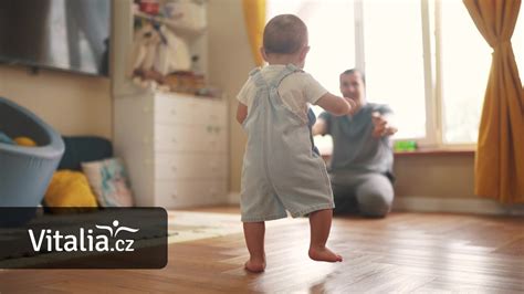 infografika porovnávajúca výskyt chôdze po špičkách u detí s autizmom a bez neho