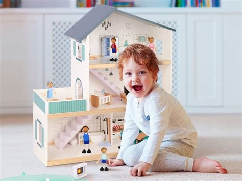 Interiér antialergickej škôlky s hračkami a nábytkom.