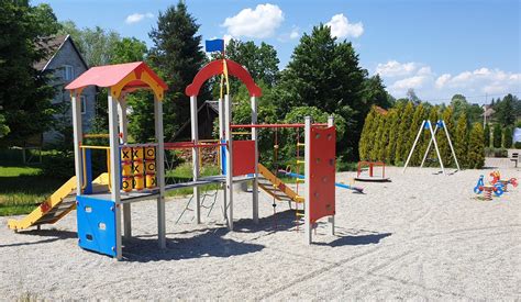 Ilustračná fotografia detskej ihriska pri jasliach Detské kráľovstvo