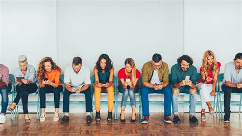 Ilustrácia znázorňujúca kamarátske škádlenie a karmu