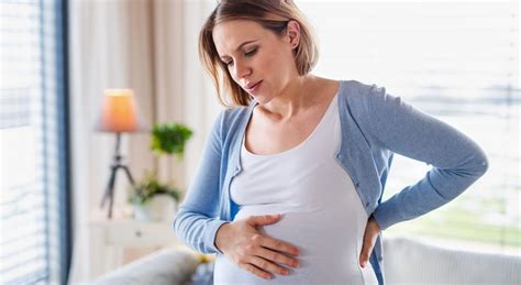 Ilustrácia vajíčkovodu a maternice s vyznačením možných miest uhniezdenia pri mimomaternicovom tehotenstve