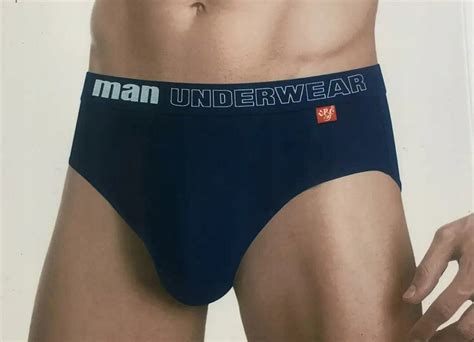 Ilustračná fotografia rôznych pánskych kraťasov v rôznych farbách a štýloch